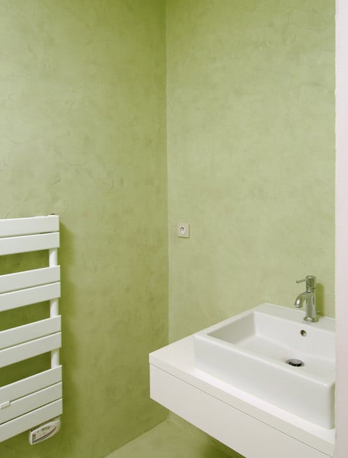 béton-ciré-revetement-bains-vert