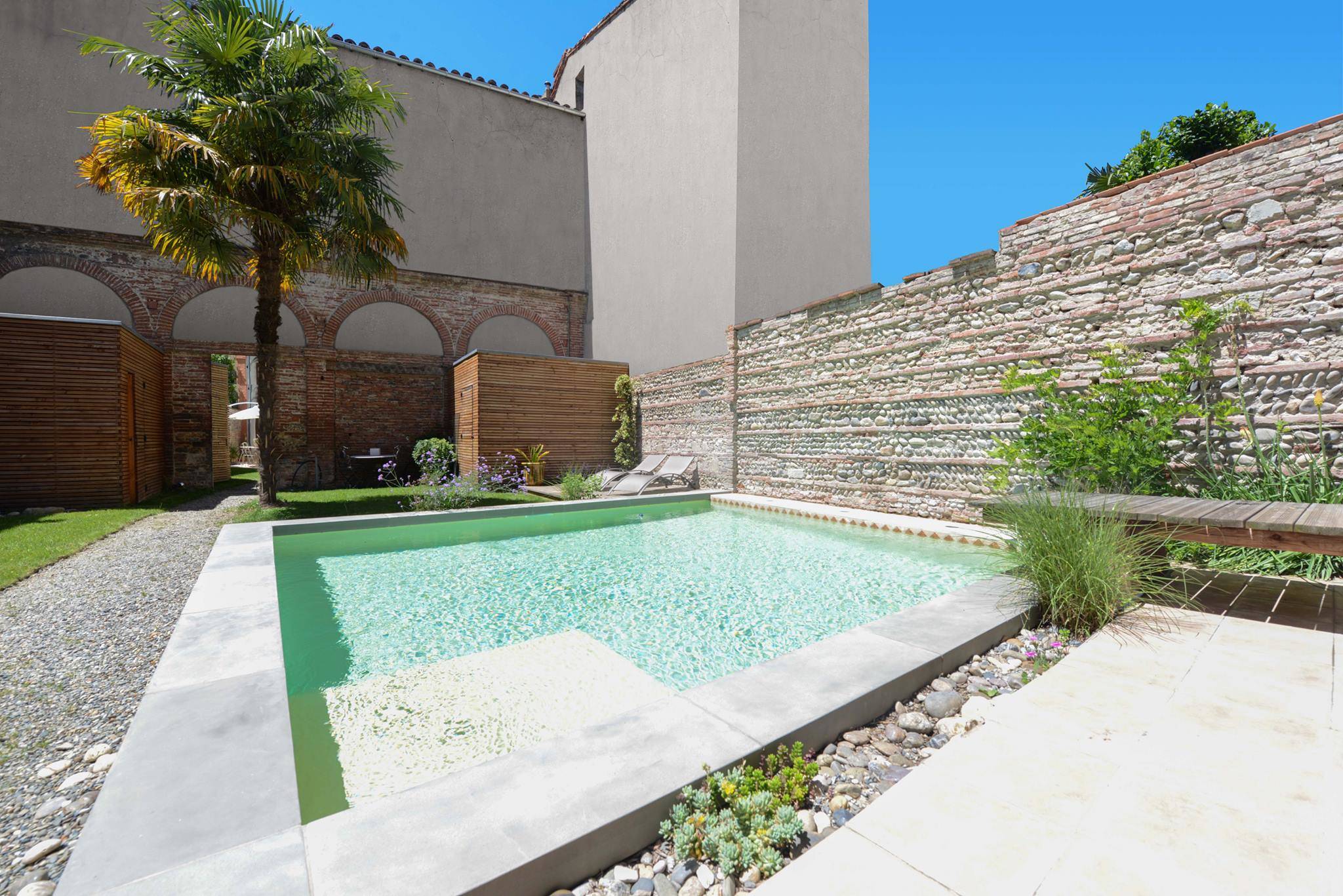 Margelles de piscine en U effet béton ciré