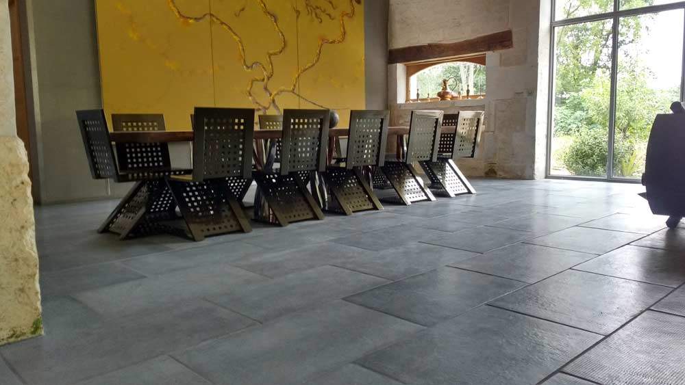 carrelage-béton-bouchardé-contemporain-industriel-charente