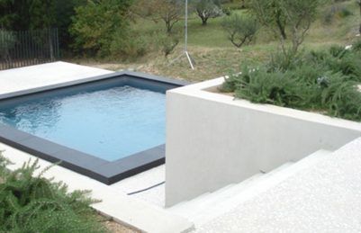 Margelle de piscine en béton - NOIRE - ROUVIERE