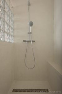 douche-italienne-béton-ciré-blanc