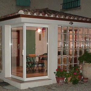 veranda en briques de verre de grandes dimensions