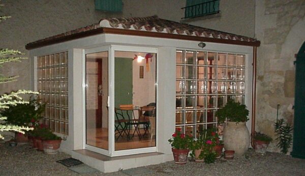 veranda en briques de verre de grandes dimensions