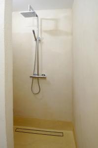 douche-italienne-bonde-évacuation-béton-ciré