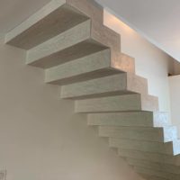dessous-escalier-béton-ciré