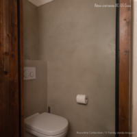 Toilettes revêtement béton ciré Rouviere Collection gris