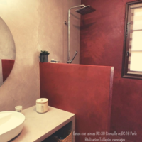salle de bain et douche en béton ciré Rouviere Collection au Pays Basque