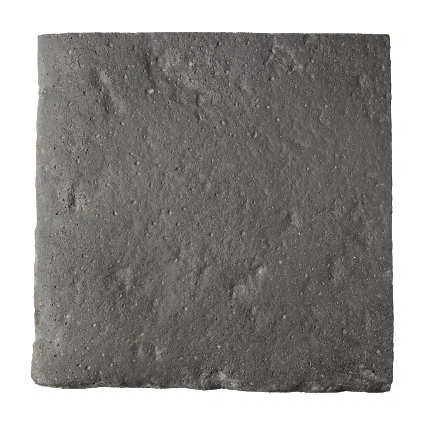 Margelles aspect pierre Rouvière Collection pour contour de piscine, finition naturelle et authentique.