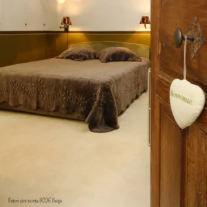 Béton ciré teinte BC06 Beige - Sol de chambre en béton ciré beige, Rouvière Collection